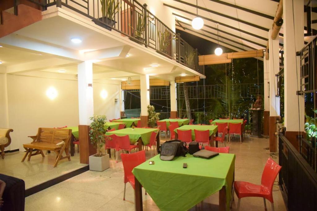 Lotuscool Hotel คูรูเนกาลา ภายนอก รูปภาพ